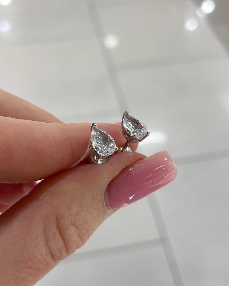 Сережки пусети 100 граней капля Білий Фіаніт 5*8мм 1,3гр срібло 925 100531 100531 фото