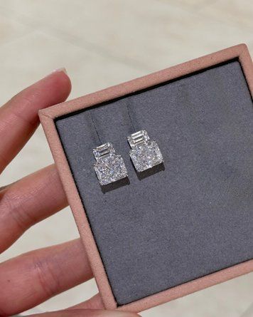 Сережки Пусети Білі 100гран + Емеральд 10/13мм Фіаніт 5,5гр срібло 925 100760 100760 фото